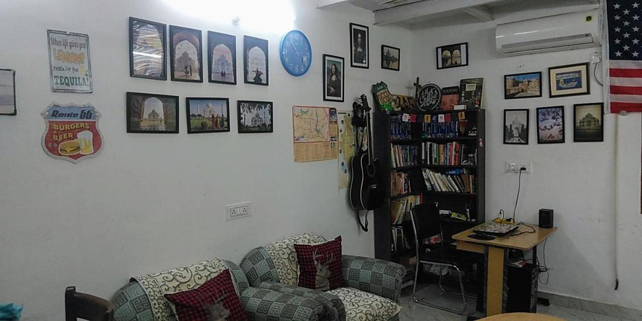 Zigzag Homestay Agra  Buitenkant foto