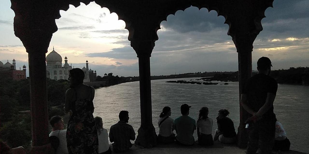 Zigzag Homestay Agra  Buitenkant foto