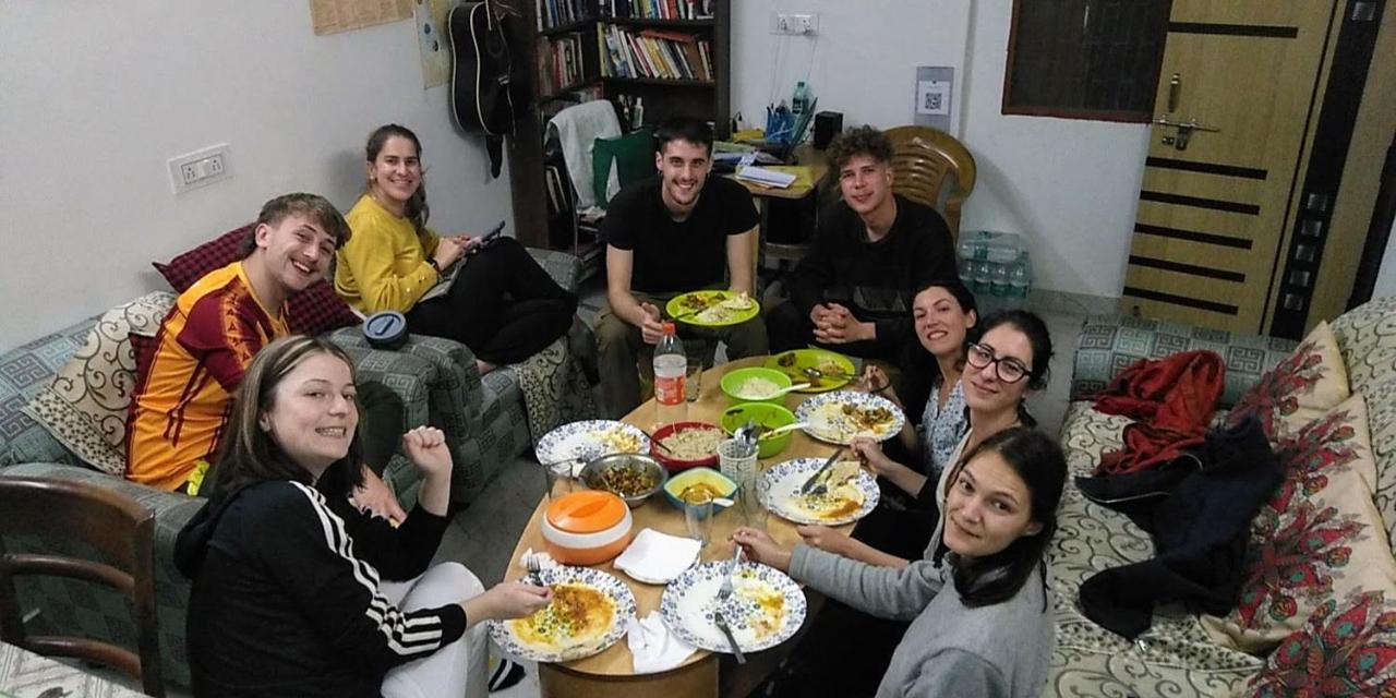 Zigzag Homestay Agra  Buitenkant foto