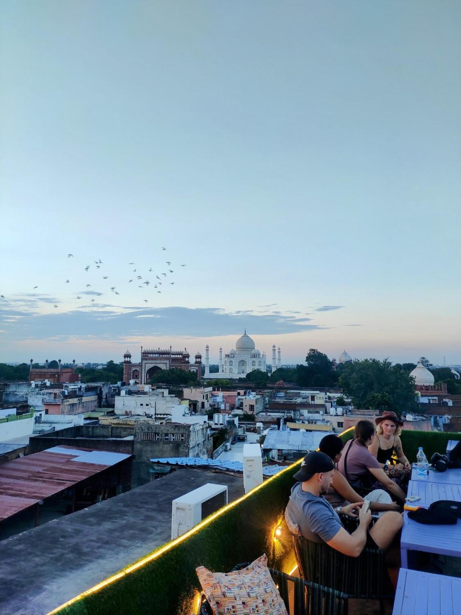 Zigzag Homestay Agra  Buitenkant foto