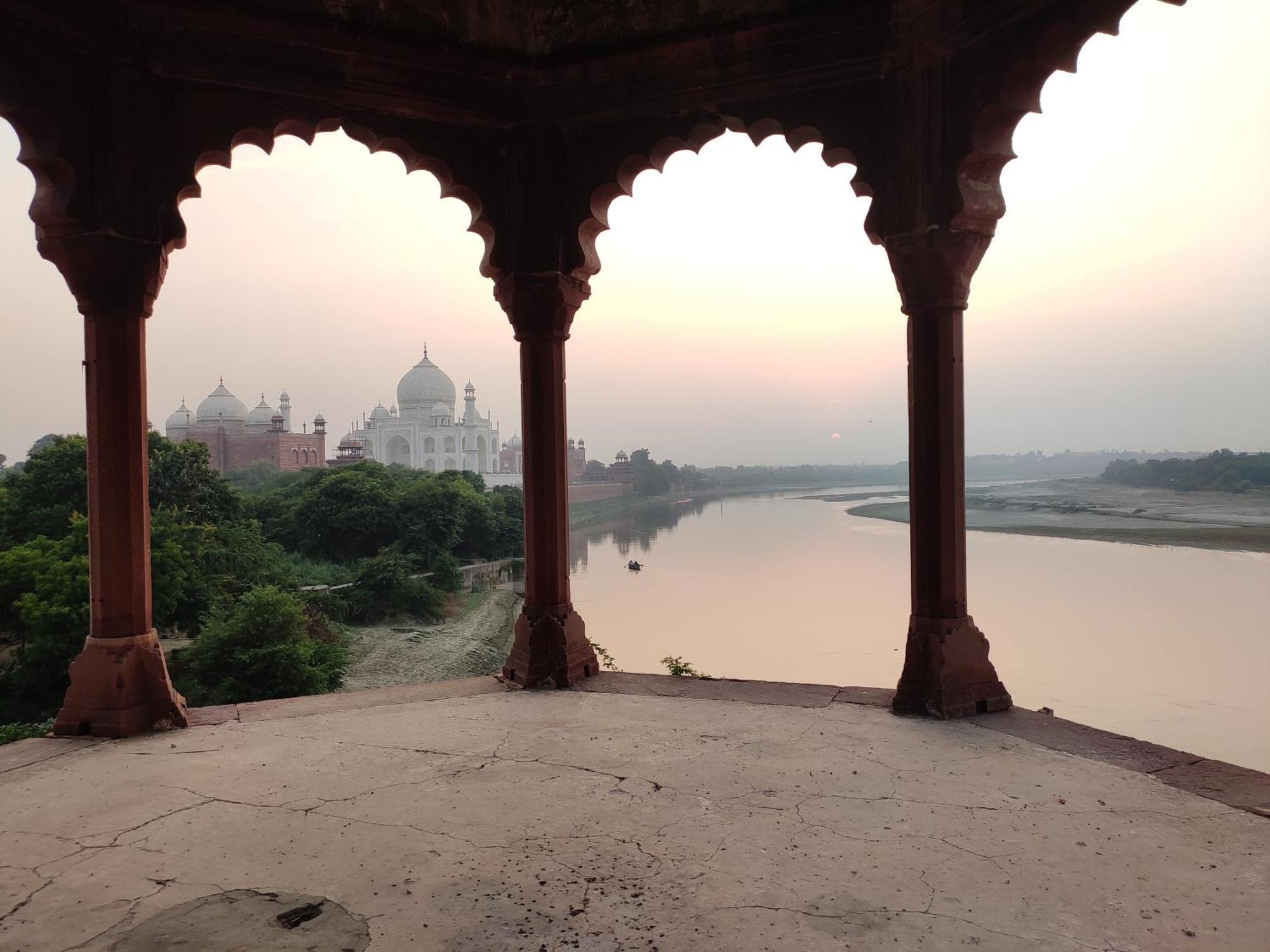 Zigzag Homestay Agra  Buitenkant foto