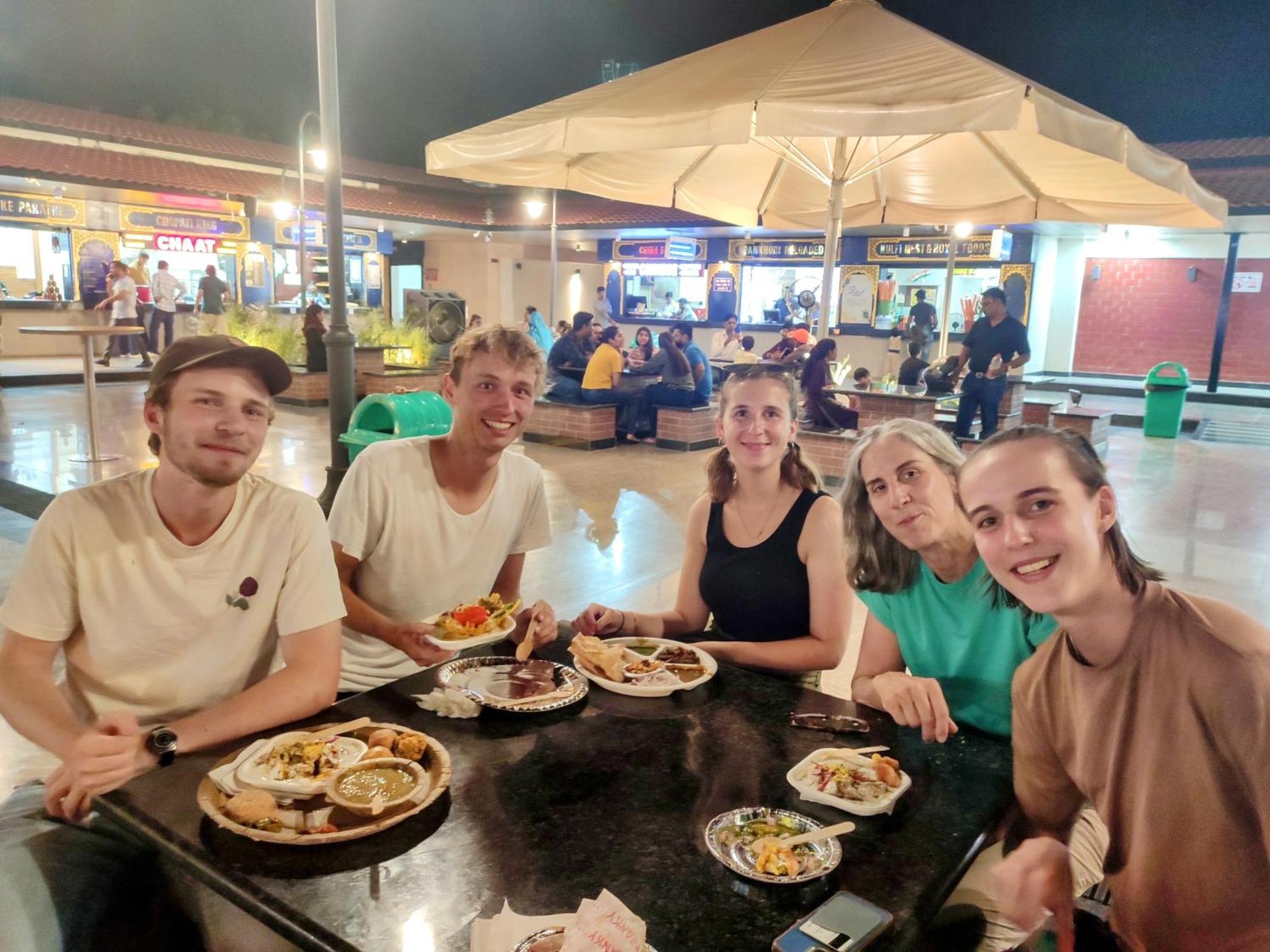 Zigzag Homestay Agra  Buitenkant foto