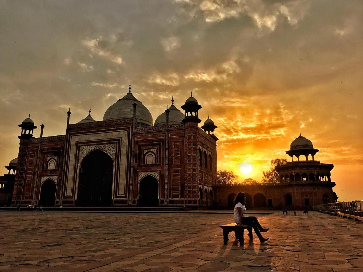 Zigzag Homestay Agra  Buitenkant foto